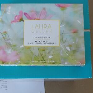 Laura Geller The Wearables Eyeshadow Palette - Act Natural